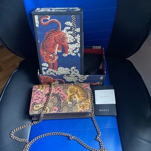 Gucci wallet purse